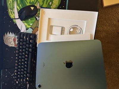 iPad A16   128GB Blue   Open Box   With Star Engraving   New