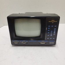 Mini TV Action ACN-3505 1990 vintage 5" blanco y negro usado pero funciona.  Sin cable