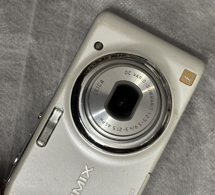Panasonic Lumix DMC-FX77 Digital Camera 12.0MP 5x Optical Zoom