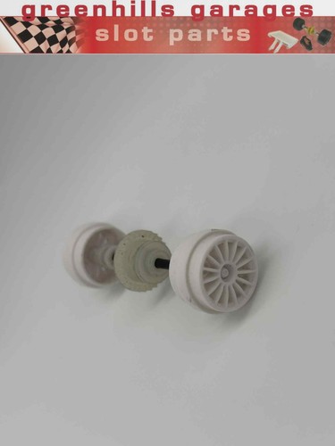 Greenhills Scalextric Ford Focus WRC weißspeiche Hinterachse & Räder - gebraucht - P2