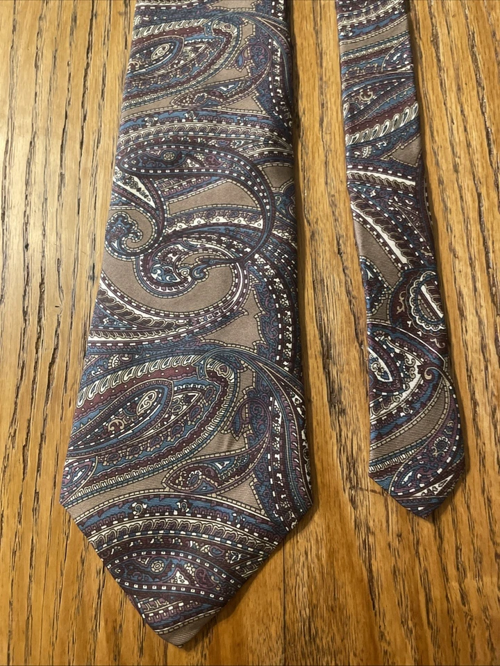 Corbata de cachemira de seda Buckingham usada en excelente estado para hombre hecha en EE. UU. Foto 4 de 4