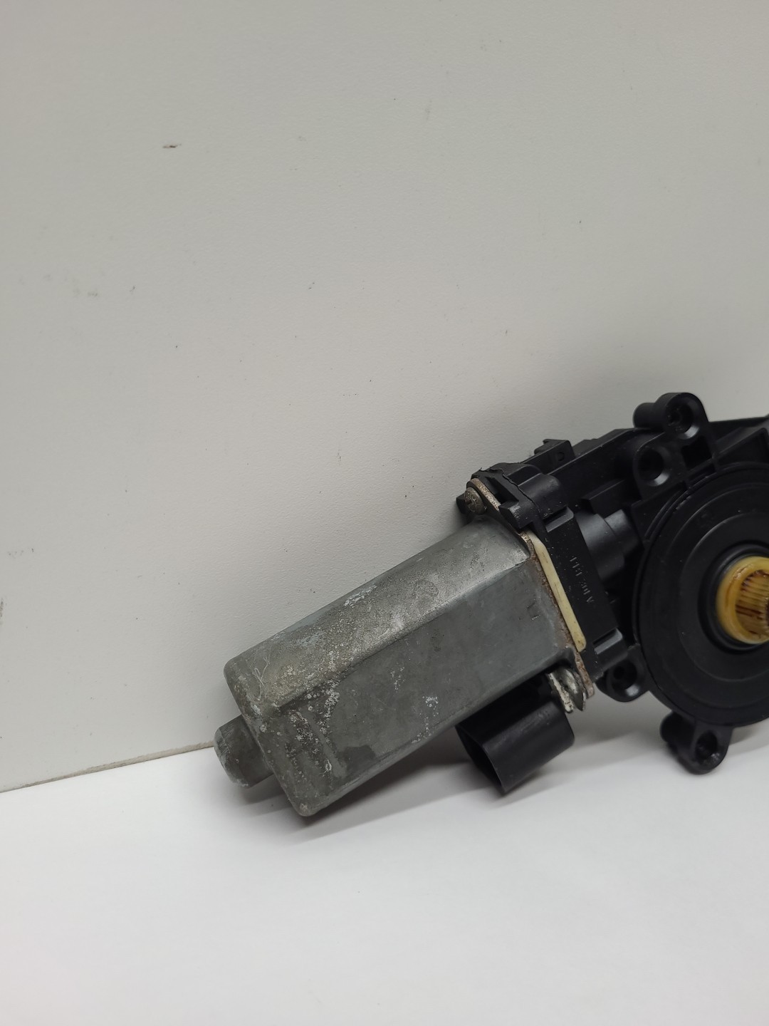03-12 Maserati Quattroporte M139 FRONT OR REAR RIGHT DOOR WINDOW MOTOR OEM