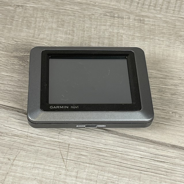 Garmin Nuvi 200 Silver Color 3.5" Wide LCD Display Navigation Device Garmin Nuvi 200 Silver Color 3.5" Wide LCD Display Navigation Device