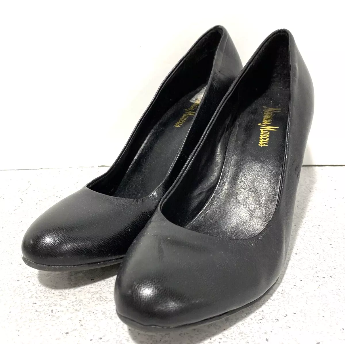 Neiman Marcus Black Wedge Heel Pumps US size 8M Shoes leather classic career