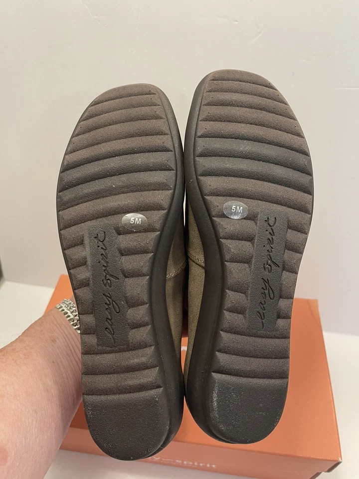 Zapatos planos de gamuza Easy Spirit para mujer color topo Arlie2 talla 5M nuevos en caja Foto 4 de 4