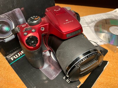Fuji Digital Camera FinePix S8350 42X Zoom + RED + Lens Error