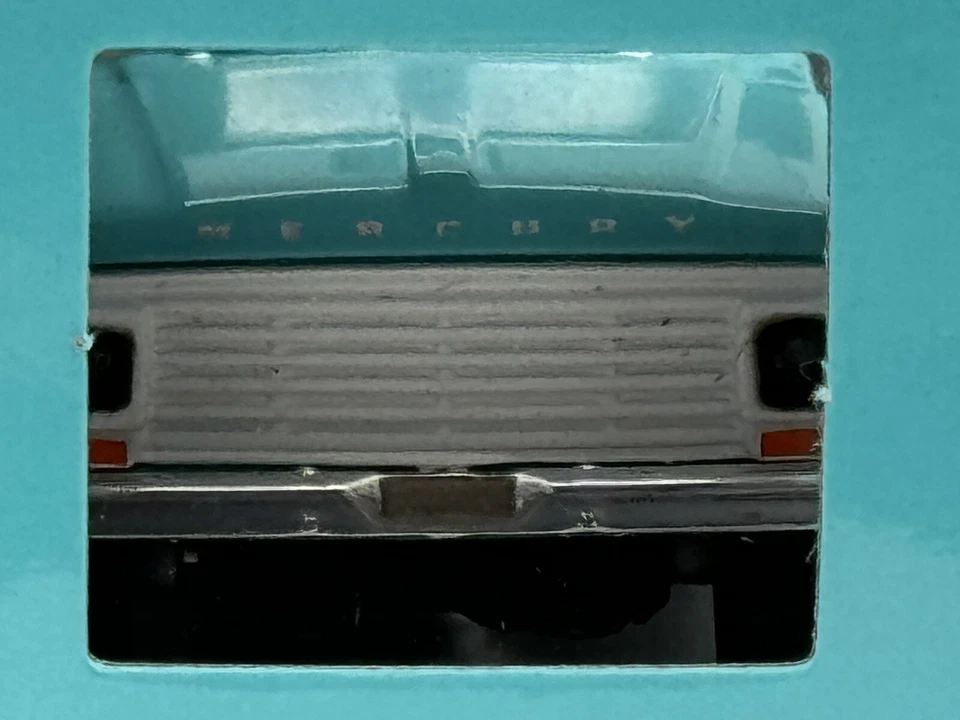 M2 Machines 2024 Team Mercury Blue 1967 Mercury M-100 cabina personalizada ¡En muy buen estado! Foto 4 de 4