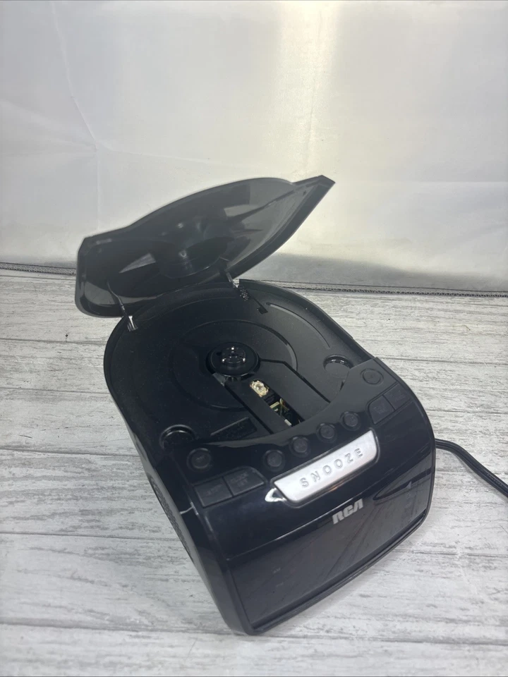 RCA RP5605-A CD AM/FM ALARM CLOCK LED DISPLAY RADIO TESTED WORKS - Image 2 of 4