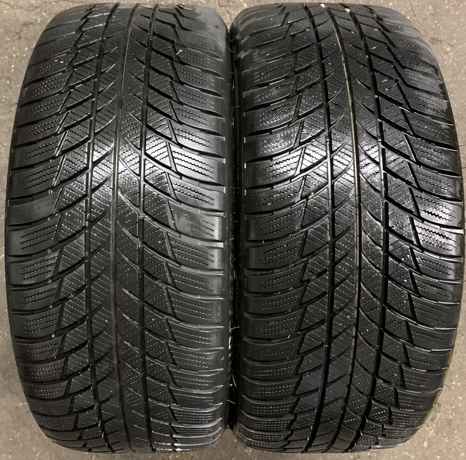 2 Bridgestone Blizzak LM-001 * RFT RSC M+S 225/40 R18 92V RA683 Winter ...