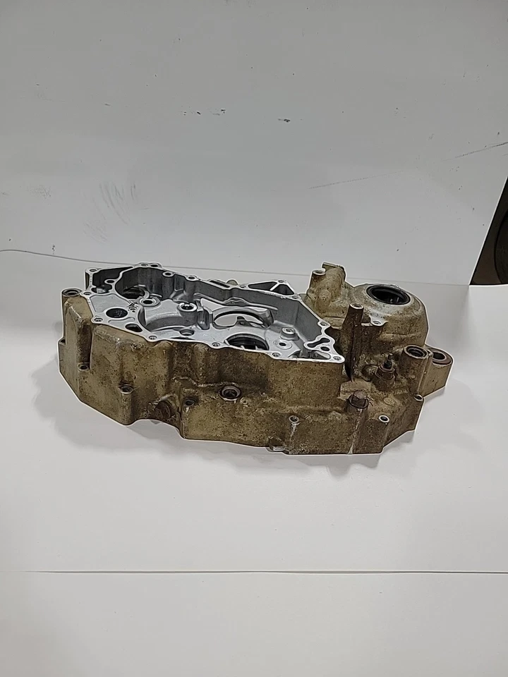 Yamaha YZ450R 2010 cárter del motor lado izquierdo mitad sin grietas/soldaduras OEM 450X Foto 3 de 4