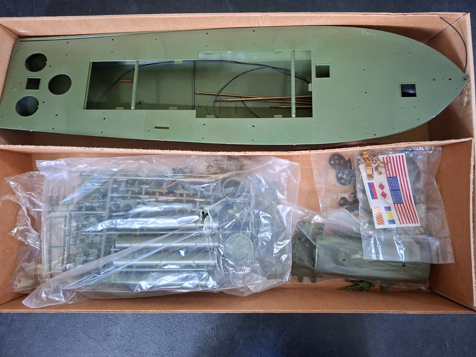 Lindberg J.F.K.s PT-109 Lim.Ed. motorized 1/32 - Bild 2 von 3