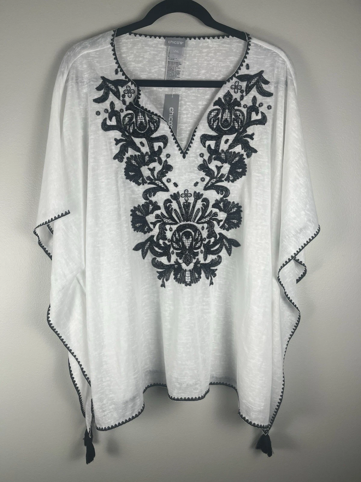 CHICO'S Poncho Top White/Black Alabaster Embroidered Knit Sz Large/XL NWT