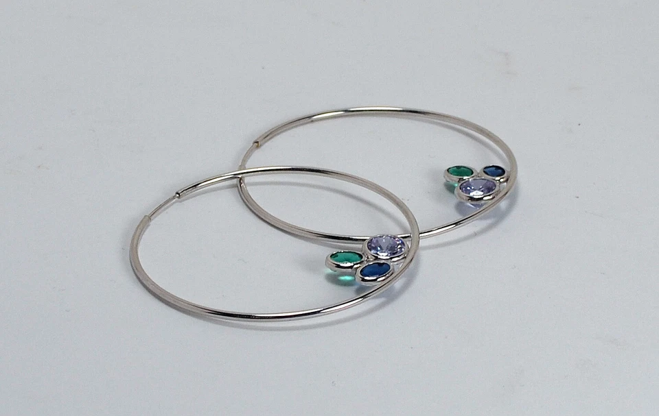 ORECCHINI A CERCHIO IN ARGENTO 925 CON ZIRCONI COLORATI BLU E VERDI AGHT 0618 - Immagine 2 di 3