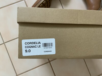 Steve Madden Cordelia Leather Lug Sole Boots Sz 9 NIB