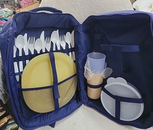 Blue Tupperware Picnic Backpack, Insulated, Inside Is New, But Not Complete - Picture 2 of 11