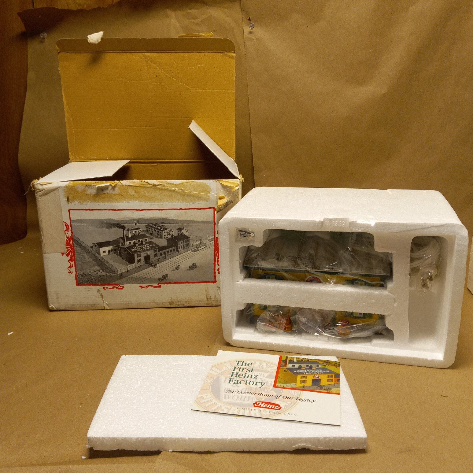 2000 Department Dept 56 H J Heinz Horseradish Factory Light Up Building