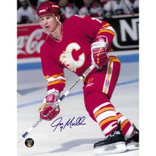 Joe Mullen Autographed Calgary Flames 8X10 Photo (Close-Up)