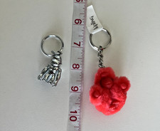 Lotto di 2 portachiavi Kipling Gorilla - peluche rosso - metallo argento come