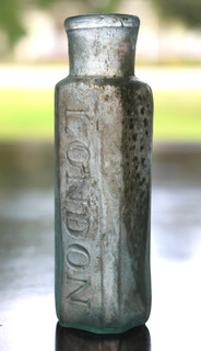 ANTIQUE CIVIL WAR ERA OPEN PONTIL MUSTARD BOTTLE (DUG IN CHARLESTON SC)