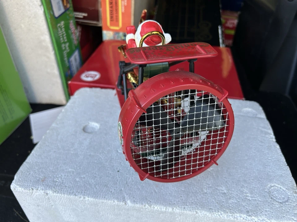 LGB 21020 Santa Christmas Express Flyer, G Scale, C7/EX, Fan Power, Very Fast!! - Image 3 of 4