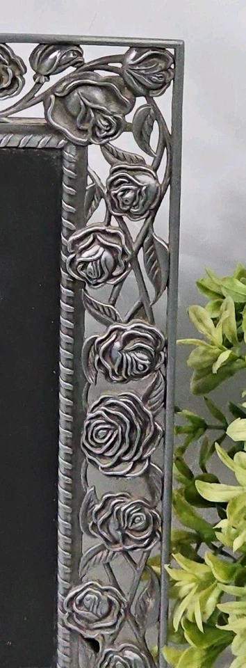 Marco de fotos Malden Vine of Roses imitación plata antigua de pie metal foto 5x7 Foto 2 de 4