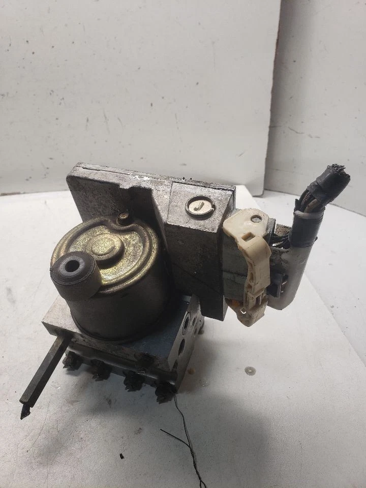 Módulo de control de bomba de freno ABS para Toyota Sienna 1998-2001 Foto 2 de 4