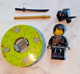 LEGO&reg; Minifigure njo0006 w/ Spinner - Cole Ninjago The Golden Weapons