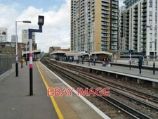 PHOTO  ON ELEPHANT & CASTLE RAILWAY STATION (NETWORK RAIL) LOOKING TOWARDS BLACK