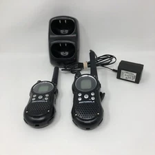 Motorola Walkie Talkie With Charger Set of 2 K7GT9500 FOR PARTS OR REPAIR