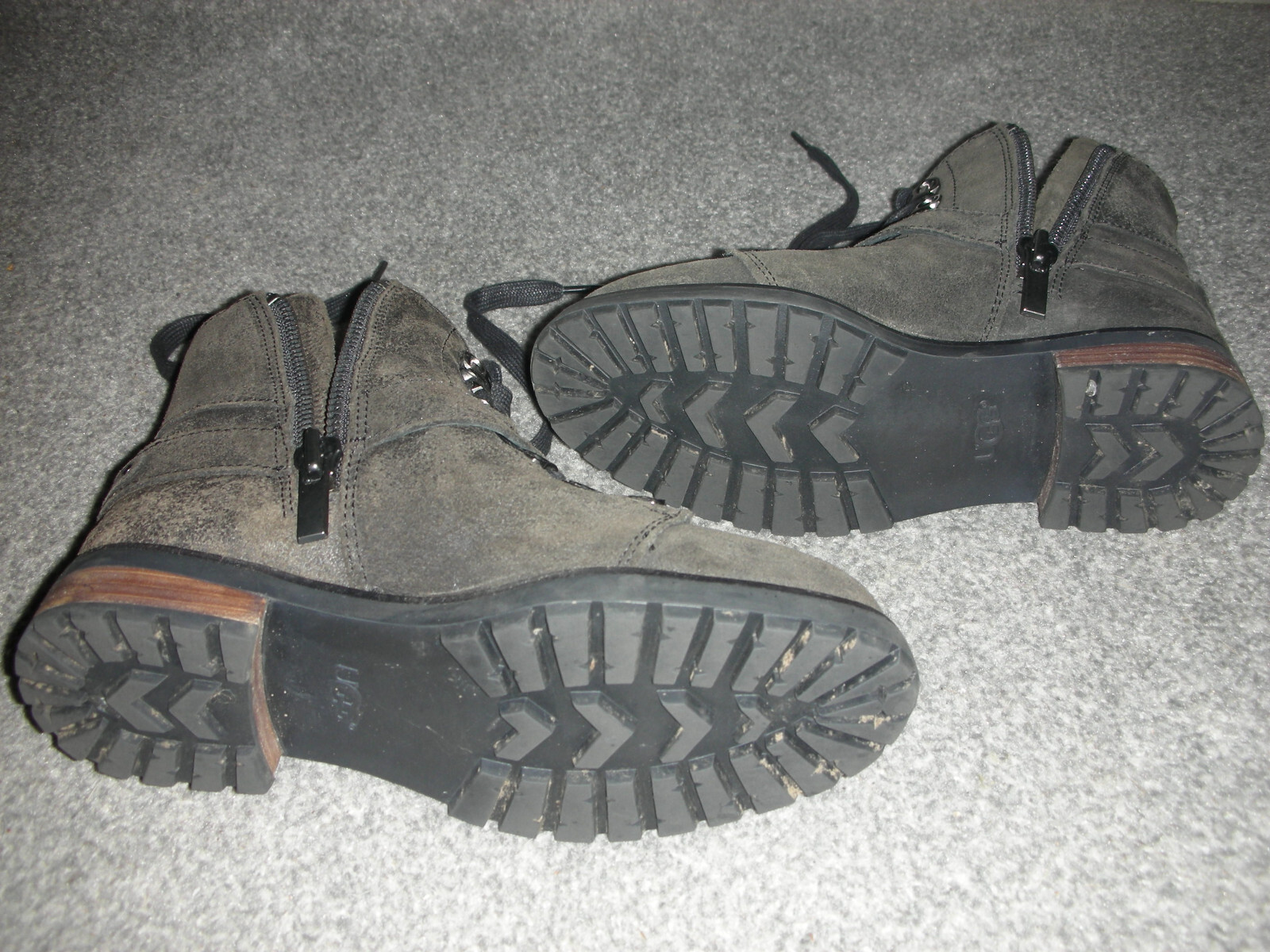 UGG WINTER WALKING BIKER STYLE BOOTS BLACK SIZE 4 eBay