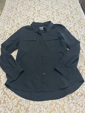 REEL LEGENDS PERFORMANCE OUTFITTERS size PM ADVENTURE womens black buttonup top