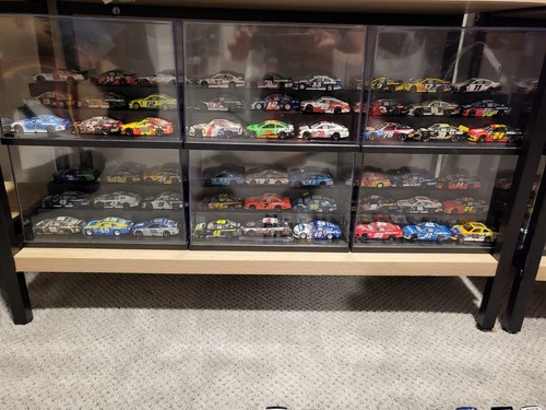 153 Nascar Diecast 1:64 - Picture 20 of 24