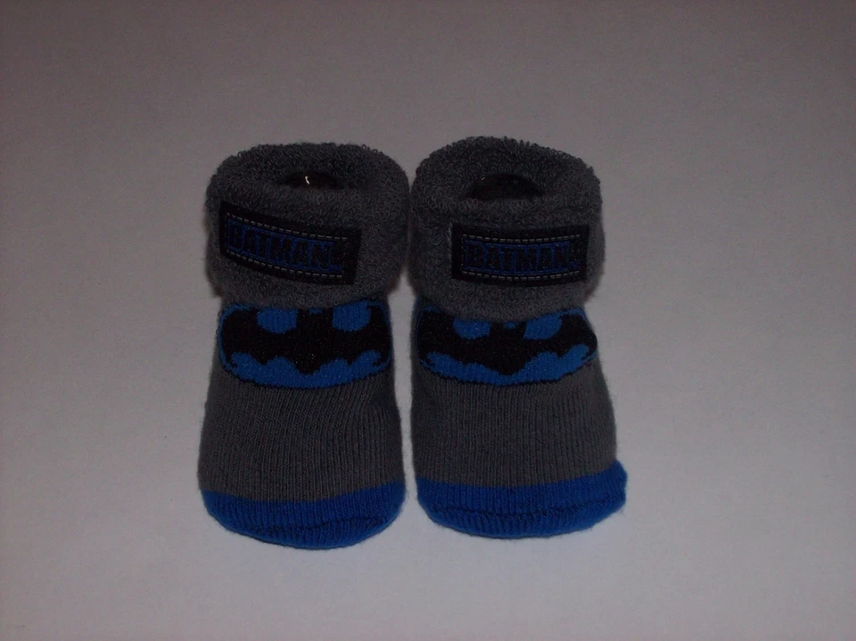 Batman Cuna Zapatos Botines Calcetines 3 Pares Talla 0-6 Mos Azul Gris Negro Amarillo DC Comics  Foto 3 de 4
