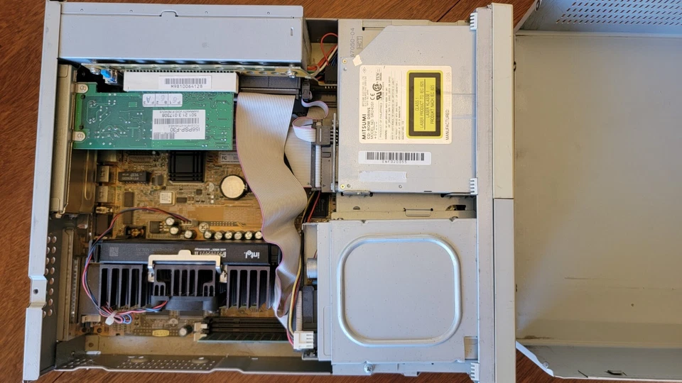 РЕДКИЙ PREMIO винтажный компактный настольный компьютер Pentium II, Windows NT 98, без питания - Изображение 3 из 4