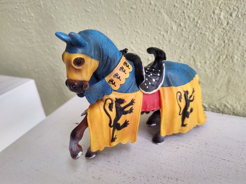 Retired 2003 Schleich World of Knights-Jousting Tournament- Black Knight-Horse - Picture 5 of 9