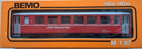 Bemo 3258 HOm Personenwagen der RhB 2. Klasse B 2458 rot | Zustand: Neu