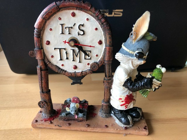 Morbide Grusel TischUhr PendelUhr Figurenuhr verrückte Horror Uhr*It's time* RAR Morbide Grusel TischUhr PendelUhr Figurenuhr verrückte Horror Uhr*It's time* RAR