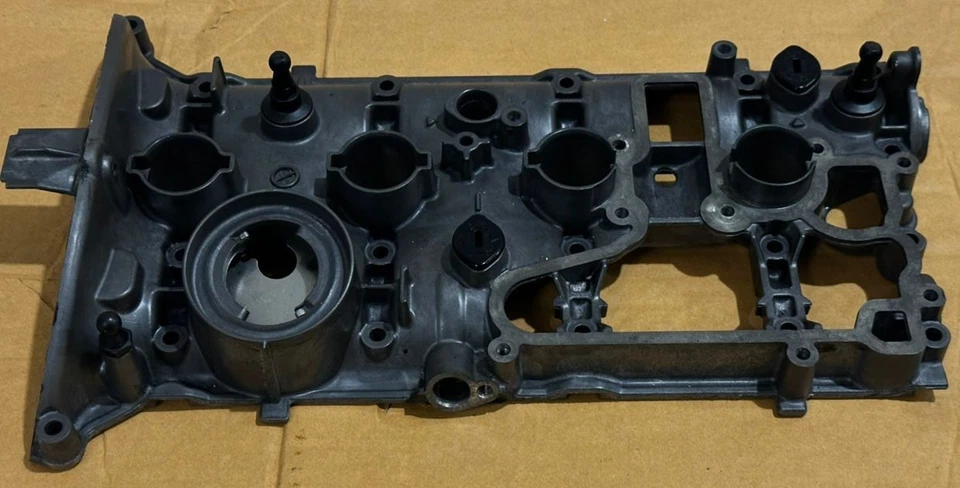 Cylinder Head Valves Cover VW Audi 06H 103 475 G - Image 4 of 4