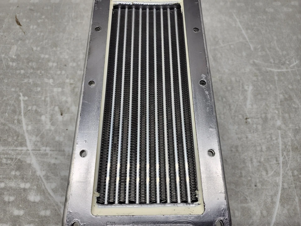 """全新""" 2001 - 2004 SVT Lightning 中冷器 10 行 2002 2003 Harley F150 IC" — 第 2/4 张图片