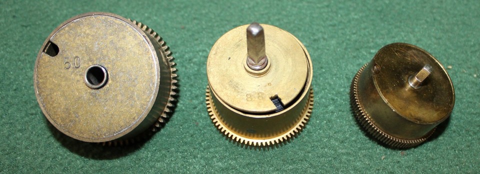 12 VINTAGE BRASS CLOCK MAINSPRING BARRELS 8 W/SPRINGS-#'S 8-20-42-41-50 ...
