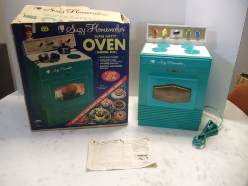 VINTAGE TOPPER 1968 SUZY HOMEMAKER KIDS OVEN TOY W/ORIGINAL BOX