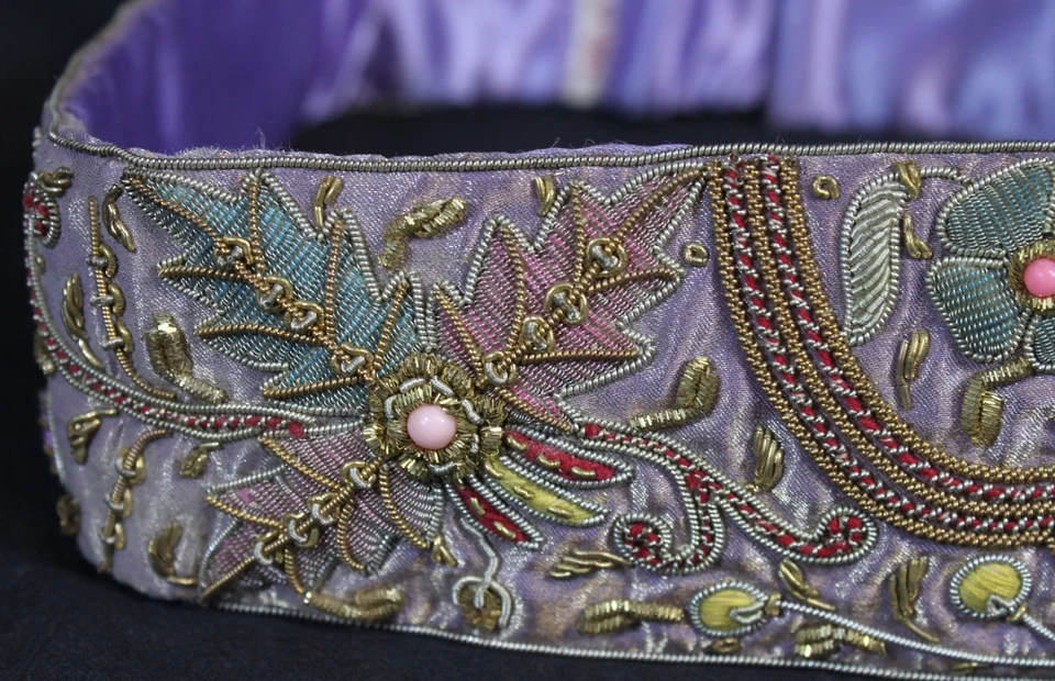 Cinturón De Colección Boho Cuentas Hilo Dorado Faja Ornamentado India Satinado Lt Púrpura Flor Dorado Foto 3 de 4