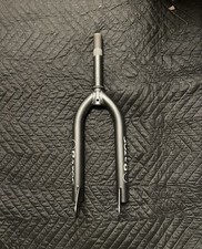 Horquilla de bicicleta Kent 1” x 6” roscada 20” (gris oscuro)
