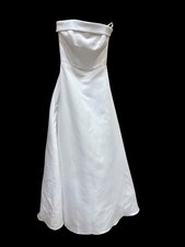 David’s Bridal Strapless A-Line Wedding Dress Size 4 Bright White Tulle Elegant
