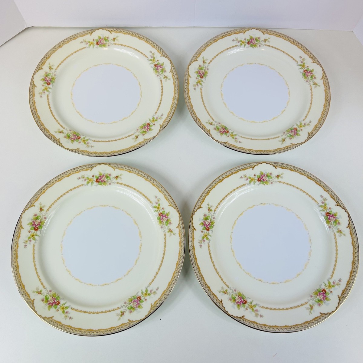 Noritake Mystery 196 24 Pc China Set Service for 4 Floral Gold