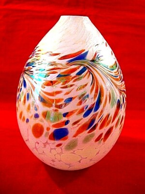 Beautiful Hand Blown Brian Maytum Style Iridescent Glass Vase White/Pink 4'' X 5''