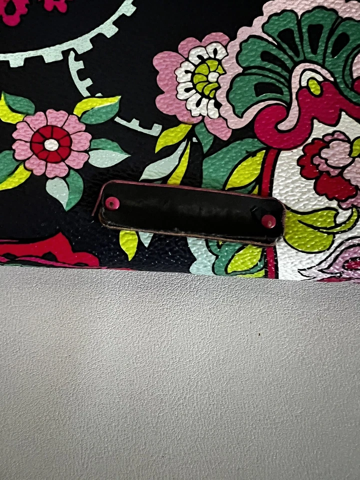 Cartera Vera Bradley Pétalo Paisley Azul Vinilo Rosa Satinado Cierre Cremallera 8" Largo Foto 3 de 4