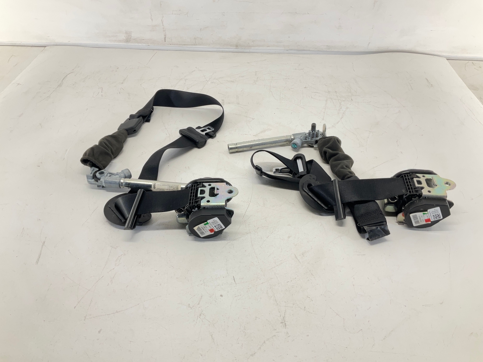 14-17 MASERATI Ghibli Front Left Driver & Right Passenger Seat Belt Retractor