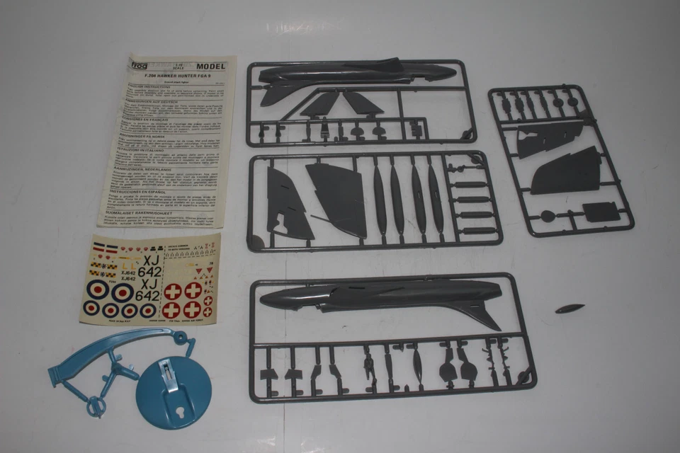 Frog Switzerland Hunter F.G.A.9 Ground Attack Fighter, ESCALA 1:72, NA CAIXA - Imagem 3 de 4