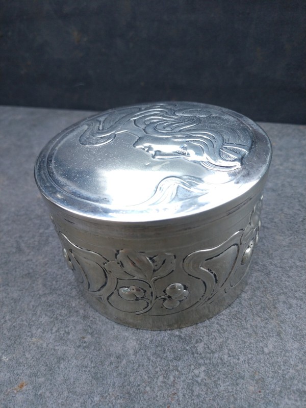 WMF antique 1900s Heavy Powder Box Number 90 Page 290 Women's Face And Ginkgo Le